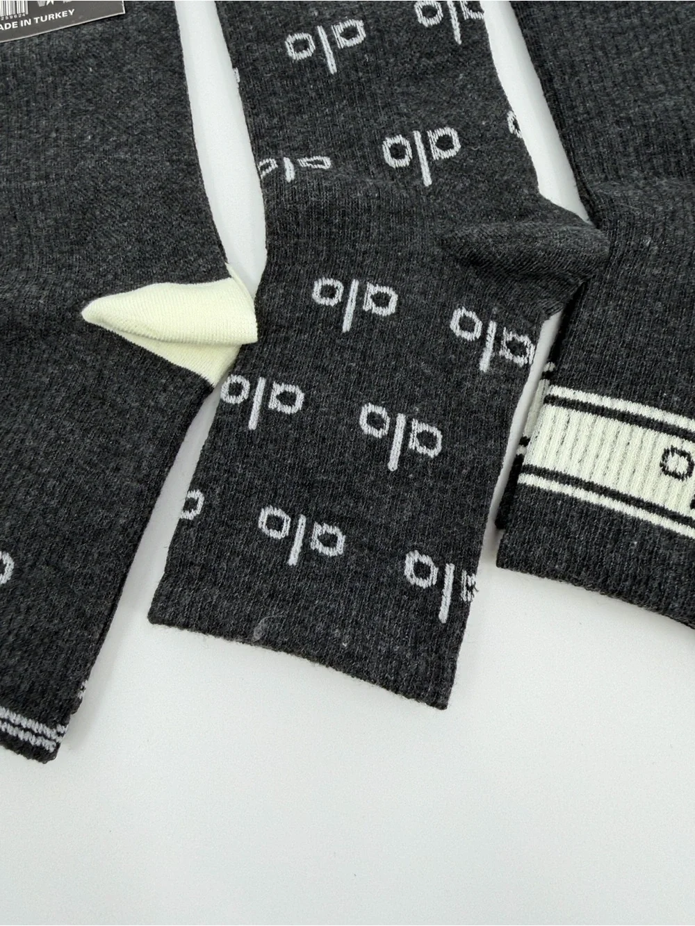 5 Pcs ALO Yoga Crew Socks - Black & Cream Variety Pack